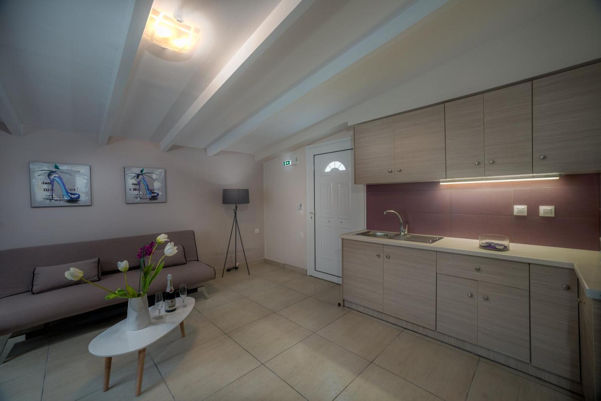 Tesys Studios And Apartments ラガナス エクステリア 写真